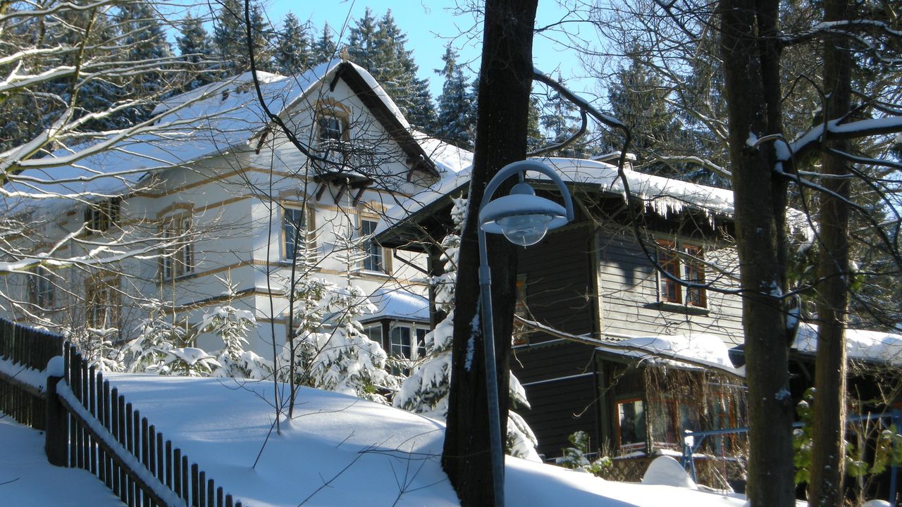 Villa - Blick von Otto-Schmidt-Straße Villa - Blick von Otto-Schmidt-Straße